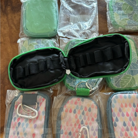 Lot of Essential Oil Keychains (only 8) - Picture 4 of 6